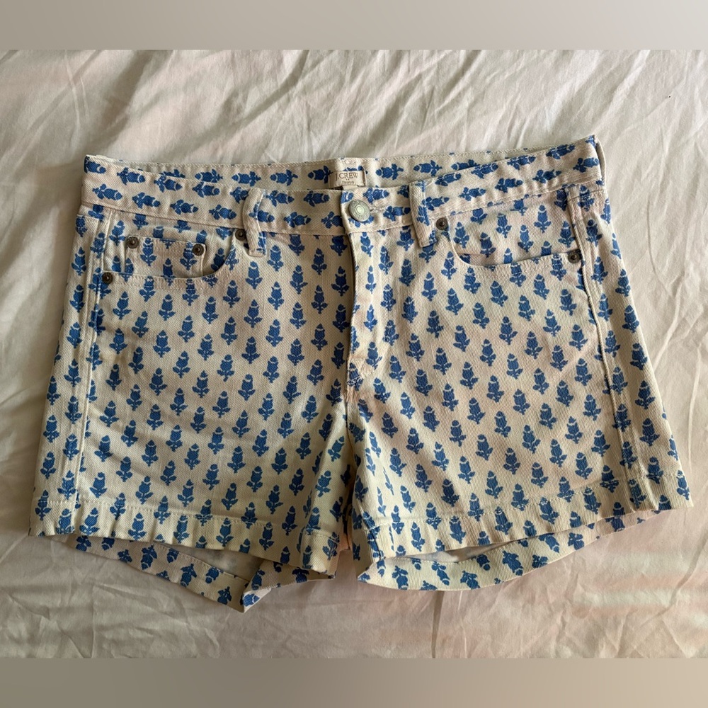 J. Crew Cream Denim/Jean Shorts with Blue Floral Pattern Size 6